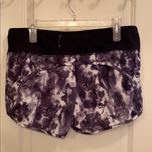 EUC Lululemon Run Times short - size 10 - Picture 2 of 4
